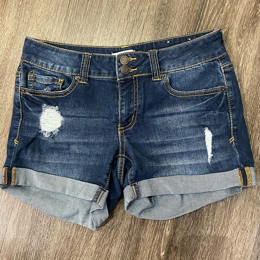 NWOT Mudd FLX Stretch Distressed Denim Shorts - Juniors Size 7
